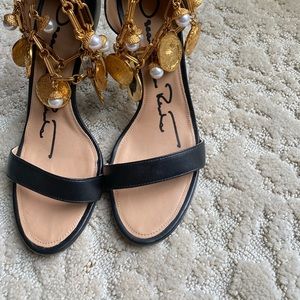 Oscar de la Renta black heel shoes